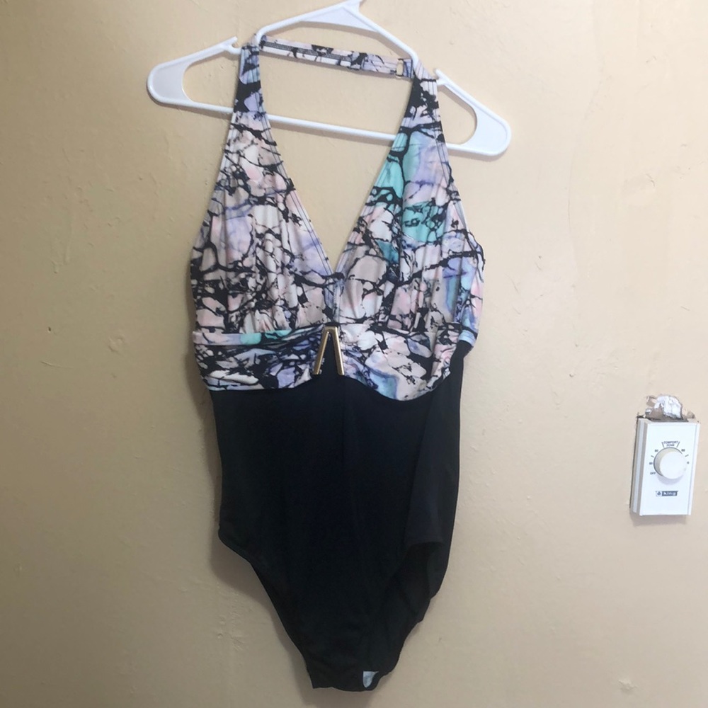 34 G One Piece Swimsuit